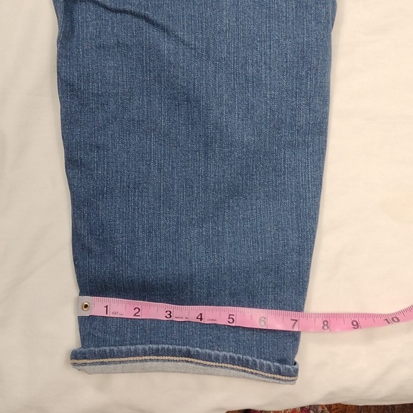 Torrid sky high skinny crop women's jean shorts size 28 - Picture 14 of 14